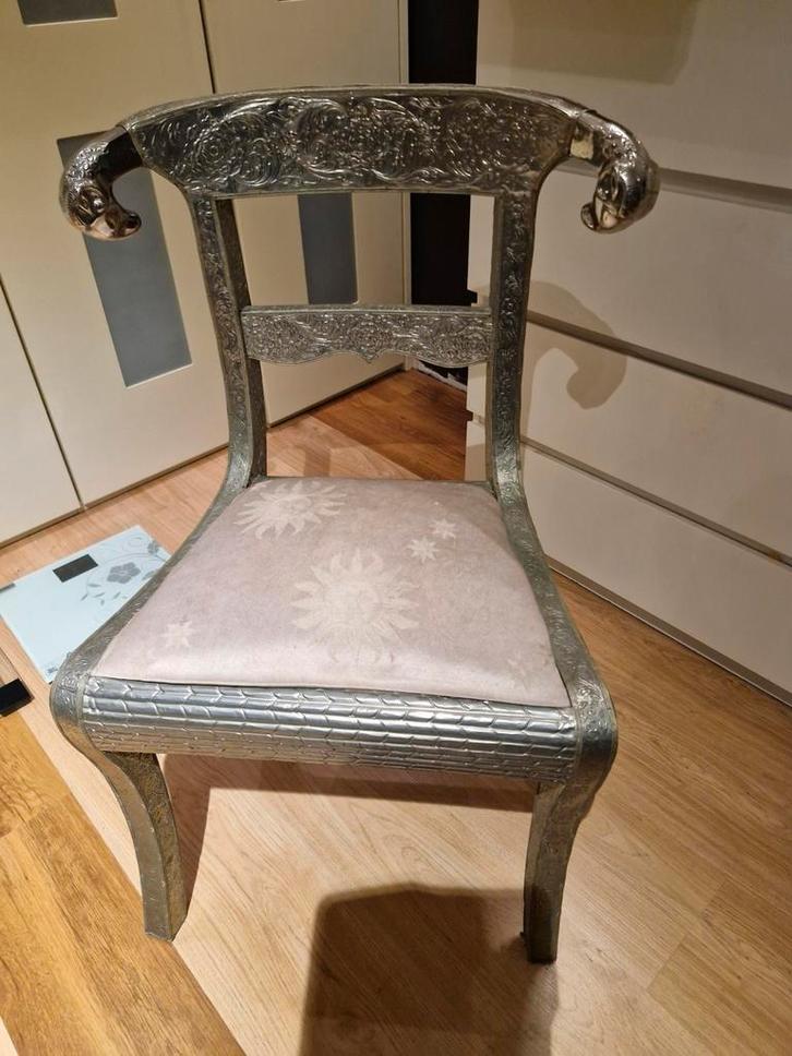 Anglo Indian silver foil Rams Head stoel vintage, Antiek en Kunst, Antiek | Meubels | Stoelen en Banken, Ophalen