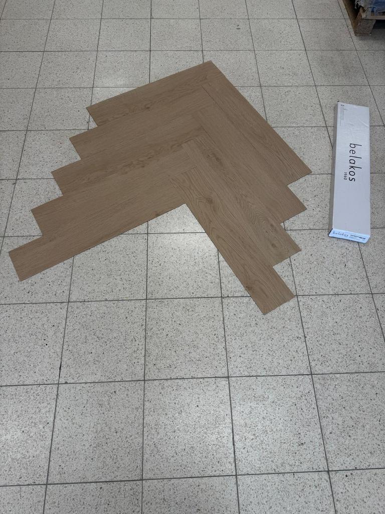 Restpartij Pvc visgraatplak belakos wees er snel bij weg=weg, Ophalen, Zo goed als nieuw, 75 m² of meer, Overige typen