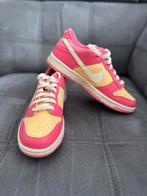 Nike Dunk Low “ Strawberry Peach Cream” Sneakers, Ophalen, Overige kleuren, Nike, Sneakers of Gympen