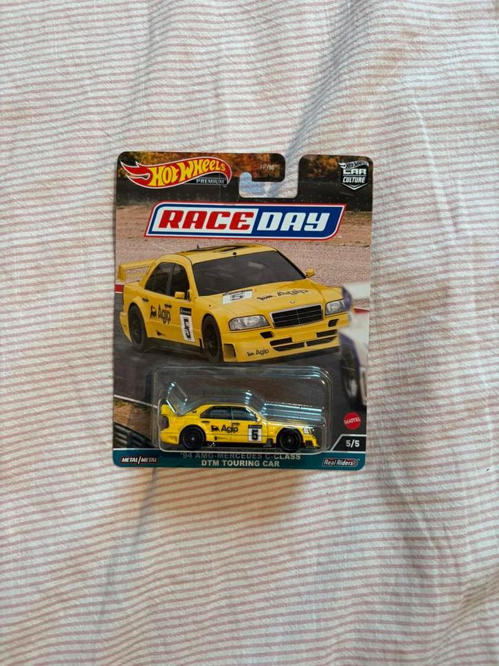 Hot Wheels Race Day Half Set, Hobby en Vrije tijd, Modelauto's | Overige schalen, Nieuw, Auto, Ophalen of Verzenden