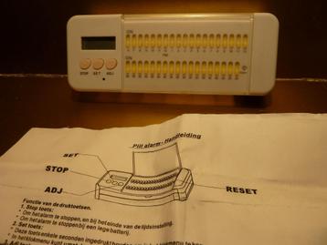 PILLEN ALARM: PLASTIC 14 cm. MEDICIJNEN DOOSJE. beschikbaar voor biedingen