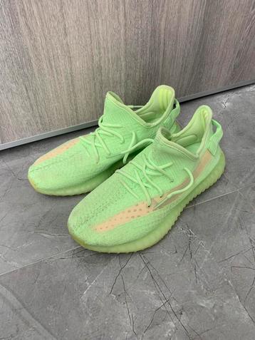Adidas Yeezy Boost 350 V2 Glow - Maat 44 beschikbaar voor biedingen