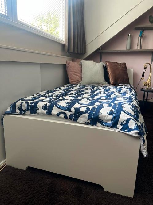 Eenpersoons bed uit 2023 ZGAN, elektrisch verstelbare bodem., Huis en Inrichting, Slaapkamer | Bedden, Zo goed als nieuw, Eenpersoons