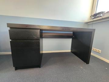 Zwart Ikea Malm bureau - afbeelding 1