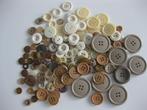 Knoop / knopen beige - bruin tinten assorti maten kleuren, Hobby en Vrije tijd, Ophalen of Verzenden, Nieuw, Knoop of Knopen