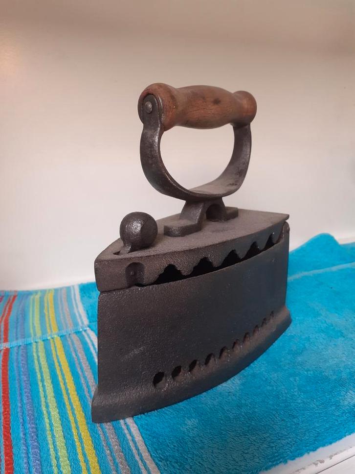 Antieke Gietijzeren Strijkbout, Antiek en Kunst, Antiek | Gereedschap en Instrumenten, Ophalen of Verzenden