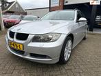 BMW 3-serie Touring 320i Touring AUTOMAAT-PANORAMADAK-CRUISE, Automaat, Achterwielaandrijving, Zwart, 4 cilinders