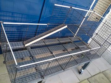 2 verdiepingen Knaagdieren kooi van 33 gaaspanelen beschikbaar voor biedingen