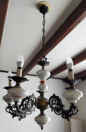 Kroonluchter beschikbaar voor biedingen