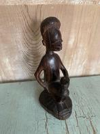 Vintage houten beeld Afrika. Afrikaanse man met tatto., Antiek en Kunst, Kunst | Niet-Westerse kunst, Ophalen