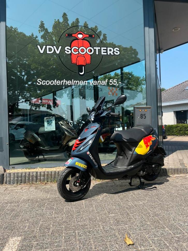 Dikke custom piaggio zip iget E5 45km, Fietsen en Brommers, Scooters | Piaggio, Zo goed als nieuw, Zip, Maximaal 45 km/u, Benzine