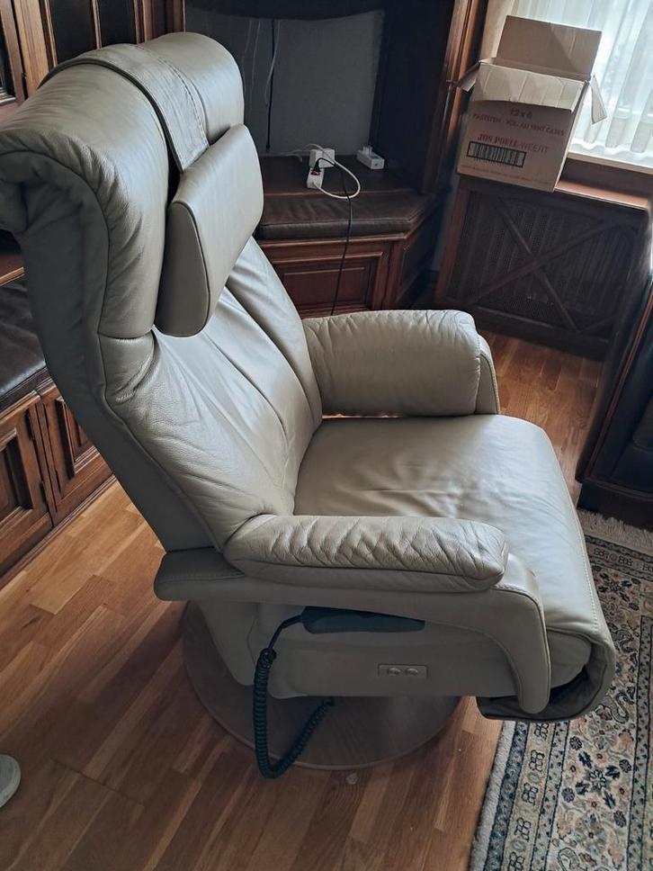 Prominent relax en sta op fauteuil., Huis en Inrichting, Banken | Sofa's en Chaises Longues, Zo goed als nieuw, Eenpersoons, Minder dan 150 cm