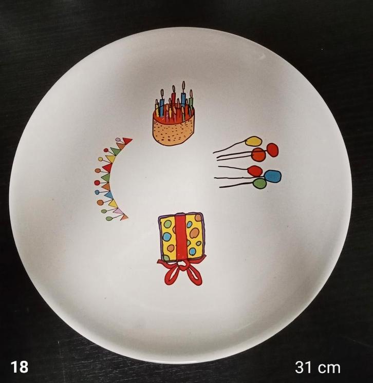 1 groot verjaardags vlaaibord, taartschaal van Multi Vlaai., Huis en Inrichting, Keuken | Servies, Zo goed als nieuw, Bord(en)