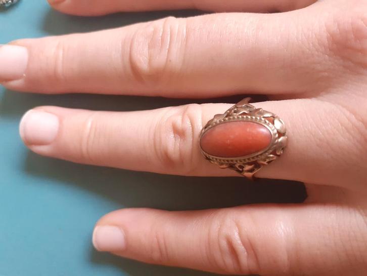 Gouden Ring met Rode Steen, Sieraden, Tassen en Uiterlijk, Ringen, Gebruikt, Dame of Heer, 18 tot 19, Goud, Goud, Met edelsteen