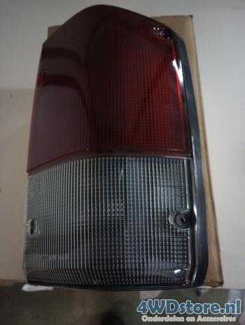 Rechter achterlicht van een nissan patrol Y60 Bouwjaar 1993 beschikbaar voor biedingen