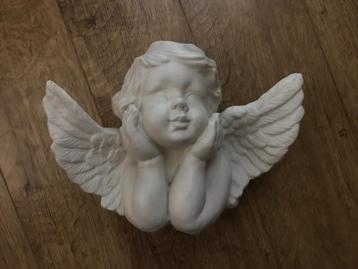 brocante wit beeld engel beschikbaar voor biedingen