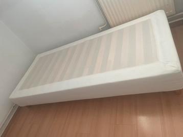 Ikea bedframe hout met bekleding - afbeelding 3