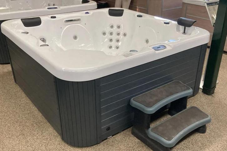 Nieuwe - Jacuzzi-Balboa- Bermuda spa- met volledige garantie, Tuin en Terras, Bubbelbaden en Hottubs, Nieuw, Vast, Filter, Pomp