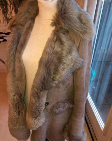 v ARMA prachtige taupe echte lammy jas / coat mt36 beschikbaar voor biedingen