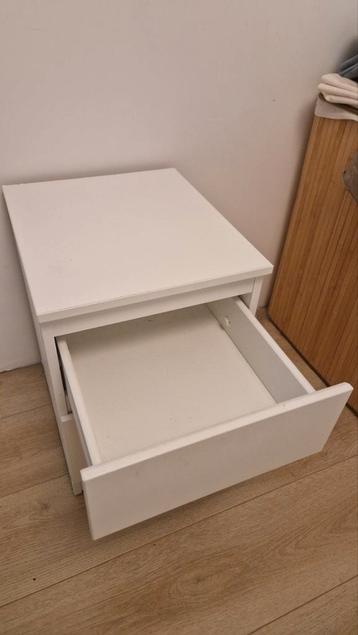 Malm nachtkastje - ikea - afbeelding 3
