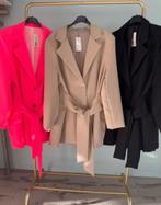 Super trendy PLUS SIZE Neon Roze knotted blazer maat 48/50, Verzenden, Nieuw, Maat 46/48 (XL) of groter, Roze