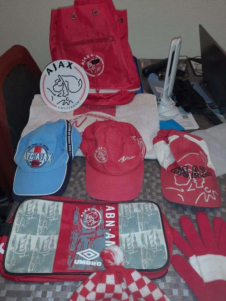 Ajax spullen (doos vol), Verzamelen, Sportartikelen en Voetbal, Gebruikt, Overige typen, Ajax, Ophalen of Verzenden