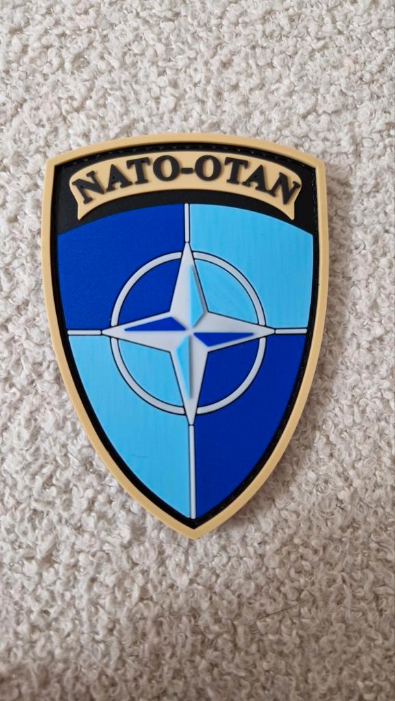 NAVO / NATO patch PVC, Verzamelen, Militaria | Algemeen, Embleem of Badge, Overige gebieden, Ophalen of Verzenden