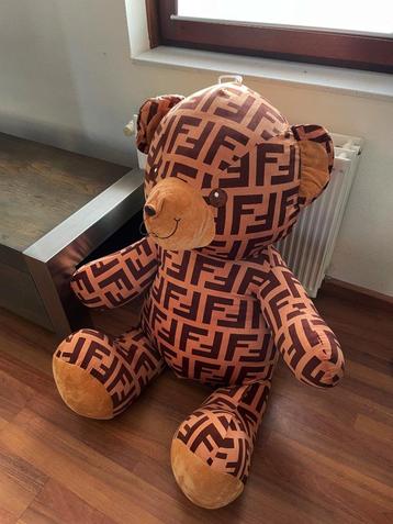 Grote luxe teddybeer met designerlook – 120 cm beschikbaar voor biedingen