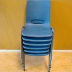 Mooie kunststof kantine stoelen (23x) + tafels (2x), Gebruikt, Blauw, Ophalen of Verzenden, Functioneel