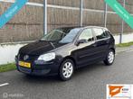 Volkswagen Polo 1.4-16V Comfortline NAP/NWE APK/NWE KOPPELIN, Auto's, Voorwielaandrijving, Gebruikt, 4 cilinders, Zwart