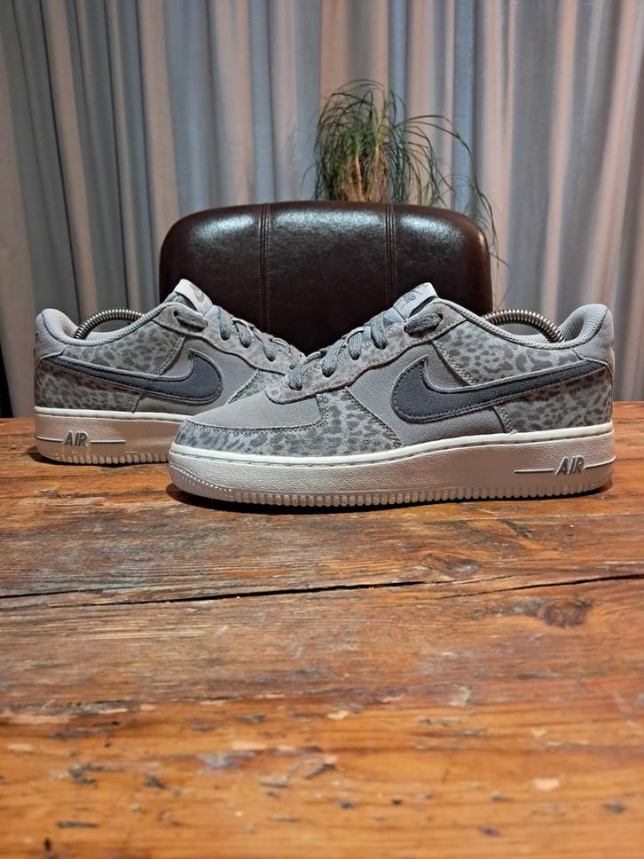 Nike Air Force 1 Special Edition 'Grey Leopard' Size 39, Kleding | Dames, Schoenen, Gedragen, Sneakers of Gympen, Grijs, Ophalen of Verzenden