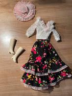 Barbie outfit poppen kleding pop jurk hoed, Ophalen of Verzenden, Zo goed als nieuw, Kleertjes