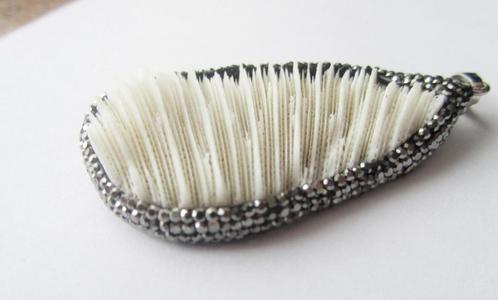 Grote Natuurlijke wit zee edelsteen Hanger met Swarovski ele, Sieraden, Tassen en Uiterlijk, Kettinghangers, Nieuw, Steen of Mineraal