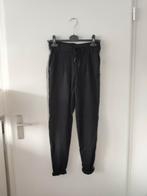 Only pantalon zwart met bies en zakken XS 34 als nieuw, Kleding | Dames, Broeken en Pantalons, Lang, Maat 34 (XS) of kleiner, Ophalen of Verzenden