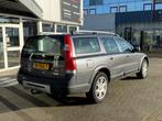 Volvo XC70 2.4 D5 Kinetic, Auto's, Volvo, Automaat, 1694 kg, Beige, 197 €/maand