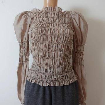 H&M beige blouse met pofmouwen en gerimpeld lijfje, maat S beschikbaar voor biedingen