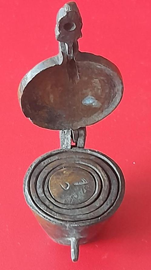 sluitgewicht pijlgewicht 3 bakjes en sluitstuk 233 gram, Antiek en Kunst, Curiosa en Brocante, Ophalen of Verzenden