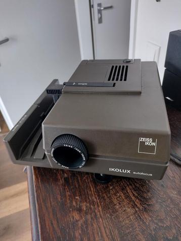 Goedwerkende diaprojector