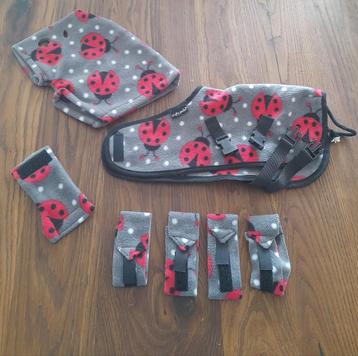 Crafty ponies knuffeldeken set beschikbaar voor biedingen