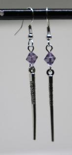 Oorbellen met paarse bicones en metalen pegels, Overige materialen, Hangers, Paars, Nieuw