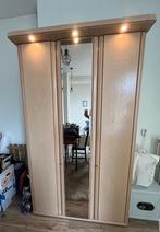 Hülsta Eiken Kast met Verlichting - 140x60x230 cm, Huis en Inrichting, Ophalen, Gebruikt, 100 tot 150 cm, 200 cm of meer
