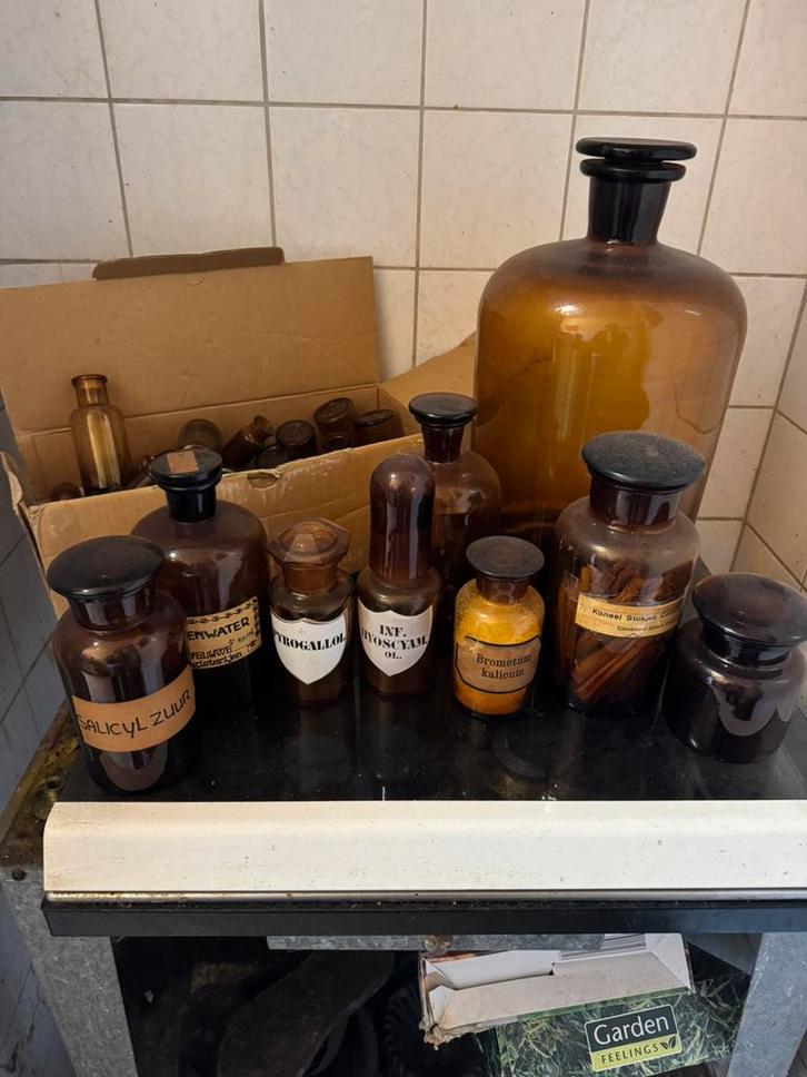 Grote verzameling zeer oude apothekers potten div. Maten, Antiek en Kunst, Curiosa en Brocante, Ophalen of Verzenden