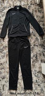 Zwarte Nike trainingspak, maat 147-158, Kinderen en Baby's, Kinderkleding | Maat 146, Jongen of Meisje, Sport- of Zwemkleding