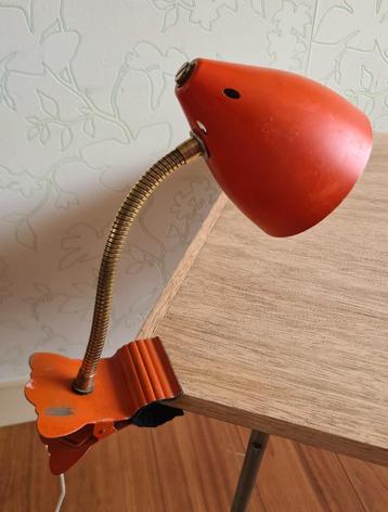te koop: oranje klemlamp Hala, retro vintage jaren 60 beschikbaar voor biedingen