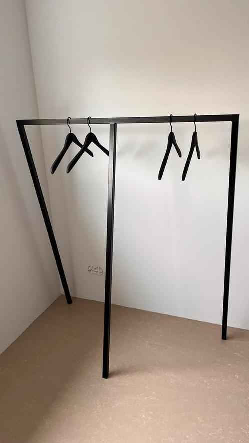 Hay Loop Stand kapstok met 4 Hay hangers (ZGAN), Kleding | Dames, Kledingrekken, Zo goed als nieuw, Ophalen