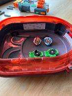 Beyblade 2 rollen en onbeschadigde bak (alleen ophalen), Kinderen en Baby's, Speelgoed | Racebanen, Overige merken, Opwindmechanisme