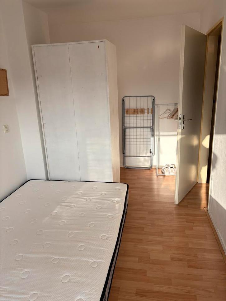 Mooie ruime kamer in Leeuwarden, Huizen en Kamers, Kamers te huur, Leeuwarden, Minder dan 20 m²