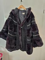 Leren Poncho Yippie Company Maat 40 Hij  is echt zwart, Yippie Company, Ophalen of Verzenden, Gedragen