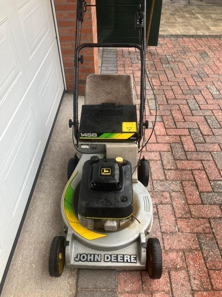 John Deere Benzine Grasmaaier 53cm, Tuin en Terras, Grasmaaiers, Gebruikt, Benzine-grasmaaier, 50 cm of meer, Cirkelmaaier, Opvangzak