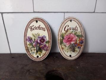 vintage haakjes handdoek, emaille, brocante Frankrijk Parijs beschikbaar voor biedingen